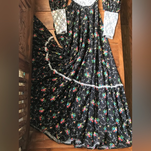 Handmade 1970’s Vintage Black Calico Maxi Dress - Picture 11 of 15